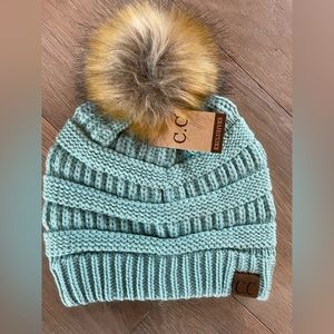 NWT CC Beanie Mint Women’s One Size with Faux Fur Pom